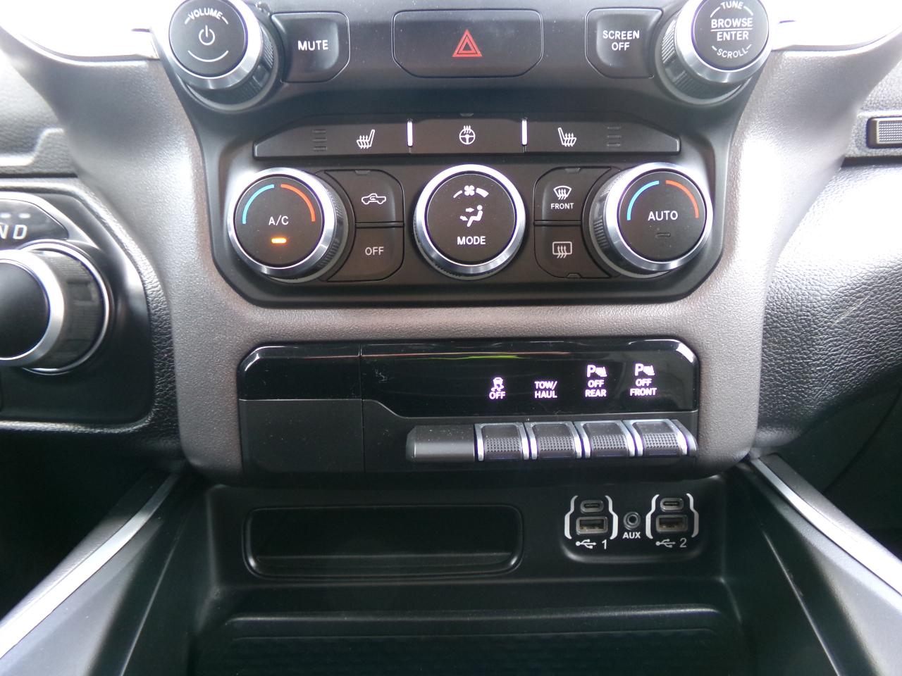 RAM 1500 Lone Star 4x4 Crew Cab 5'7" Box 2022