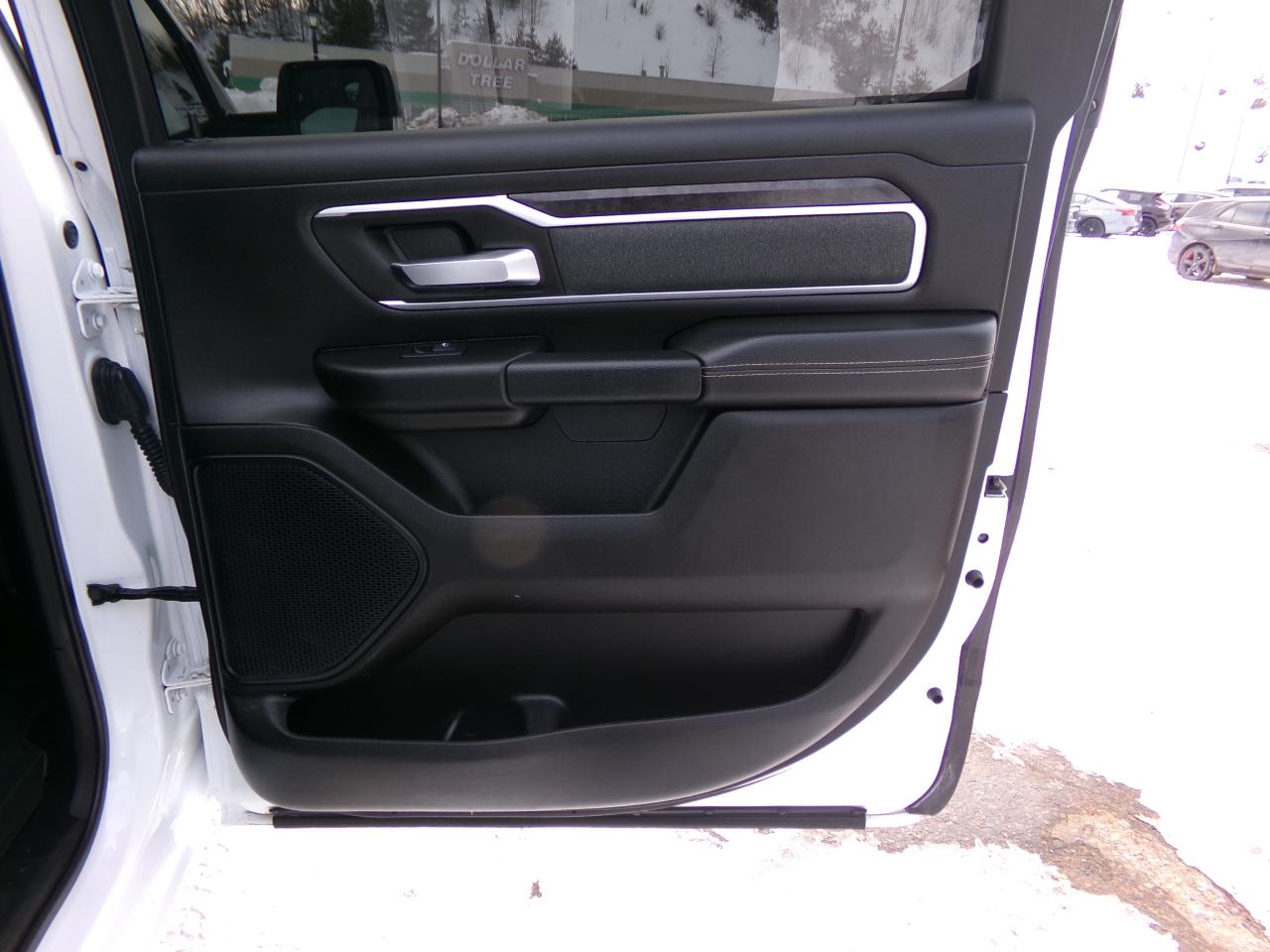 RAM 1500 Lone Star 4x4 Crew Cab 5'7" Box 2022