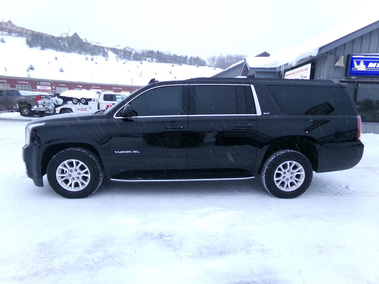 GMC Yukon XL 4WD 4dr SLT Standard Edition 2020