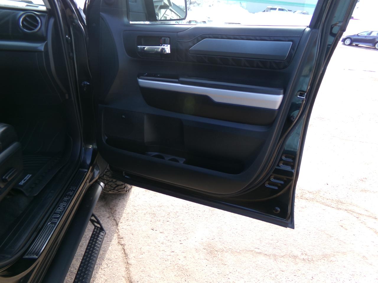 Toyota Tundra 4WD Platinum CrewMax 5.5' Bed 5.7L FFV (Natl) 2018