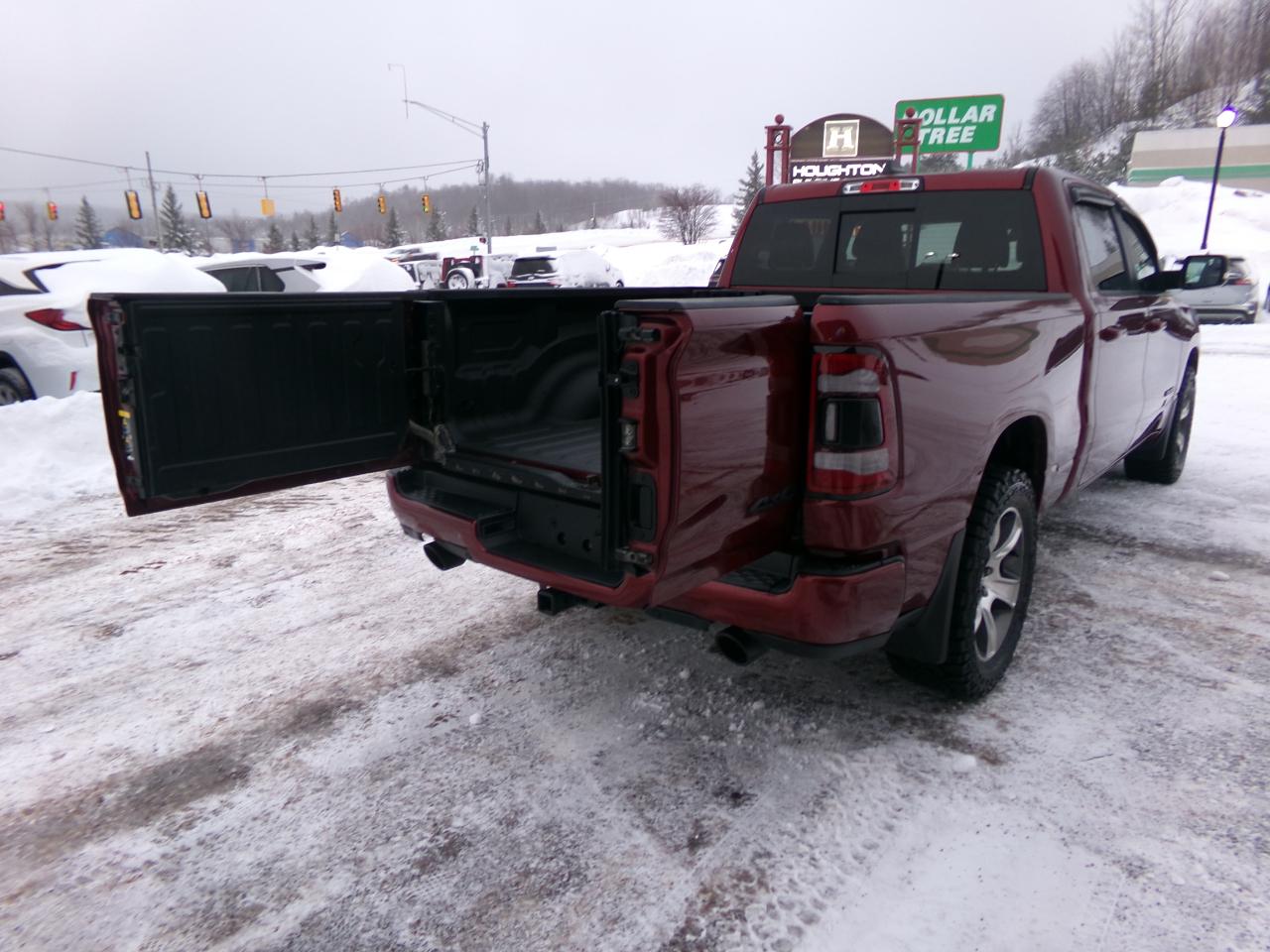 RAM 1500 Sport 4x4 Crew Cab 6'4" Box 2020