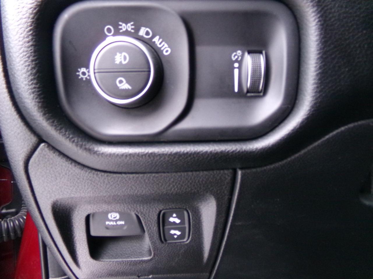 RAM 1500 Sport 4x4 Crew Cab 6'4" Box 2020