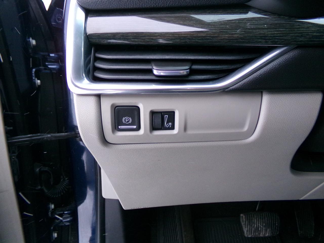 Cadillac XT4 AWD 4dr Premium Luxury 2019