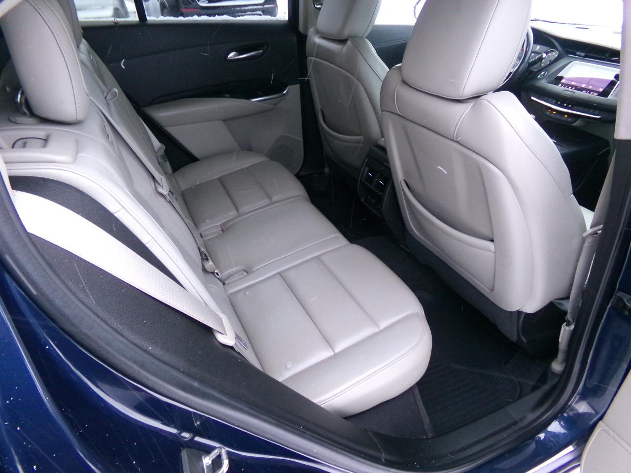 Cadillac XT4 AWD 4dr Premium Luxury 2019