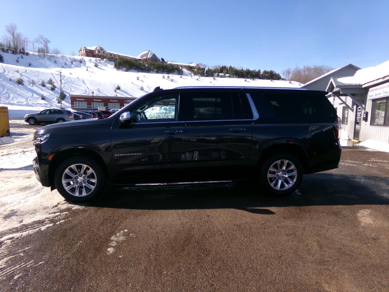 Chevrolet Suburban 4WD 4dr Premier 2023