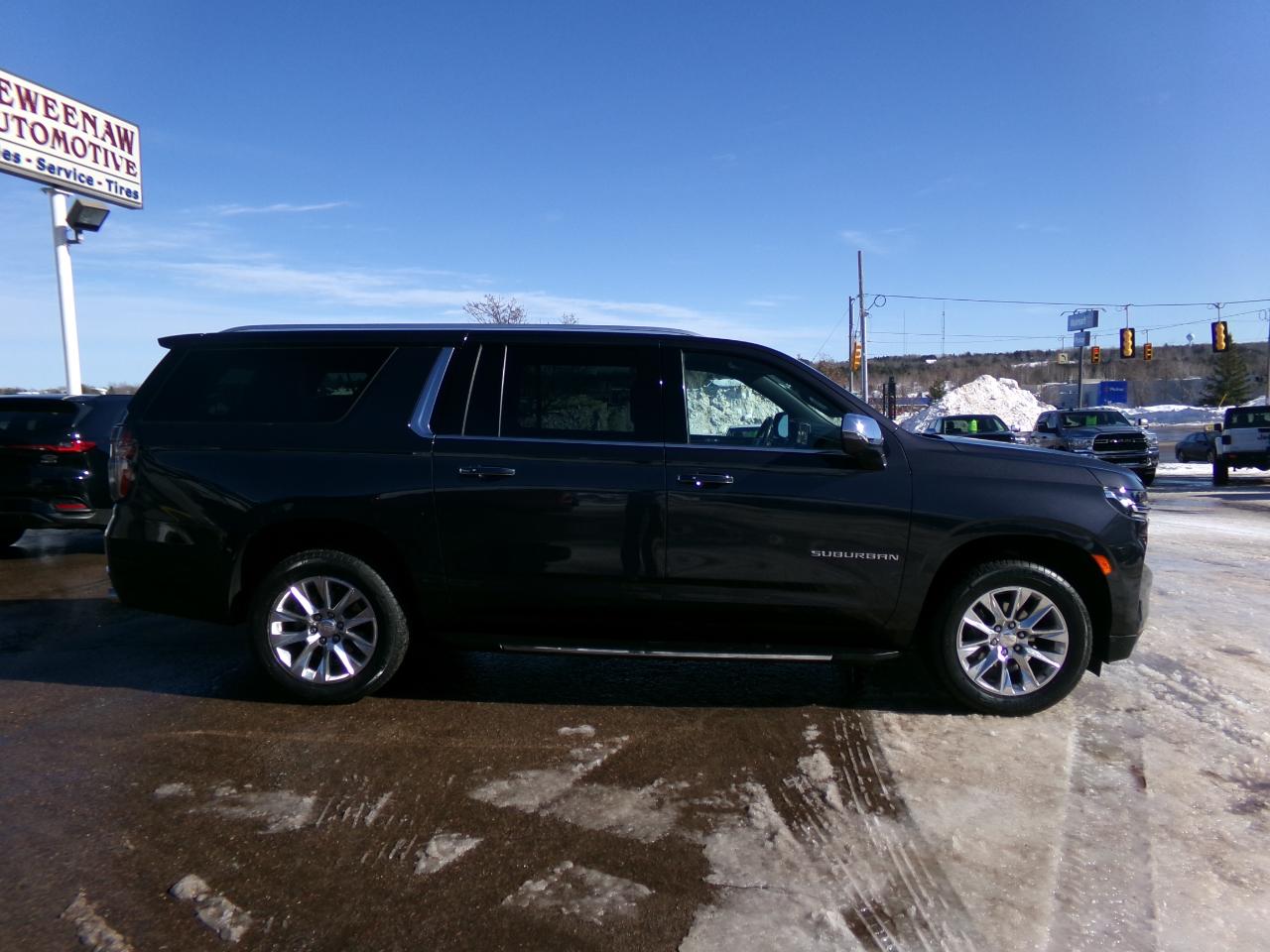 Chevrolet Suburban 4WD 4dr Premier 2023