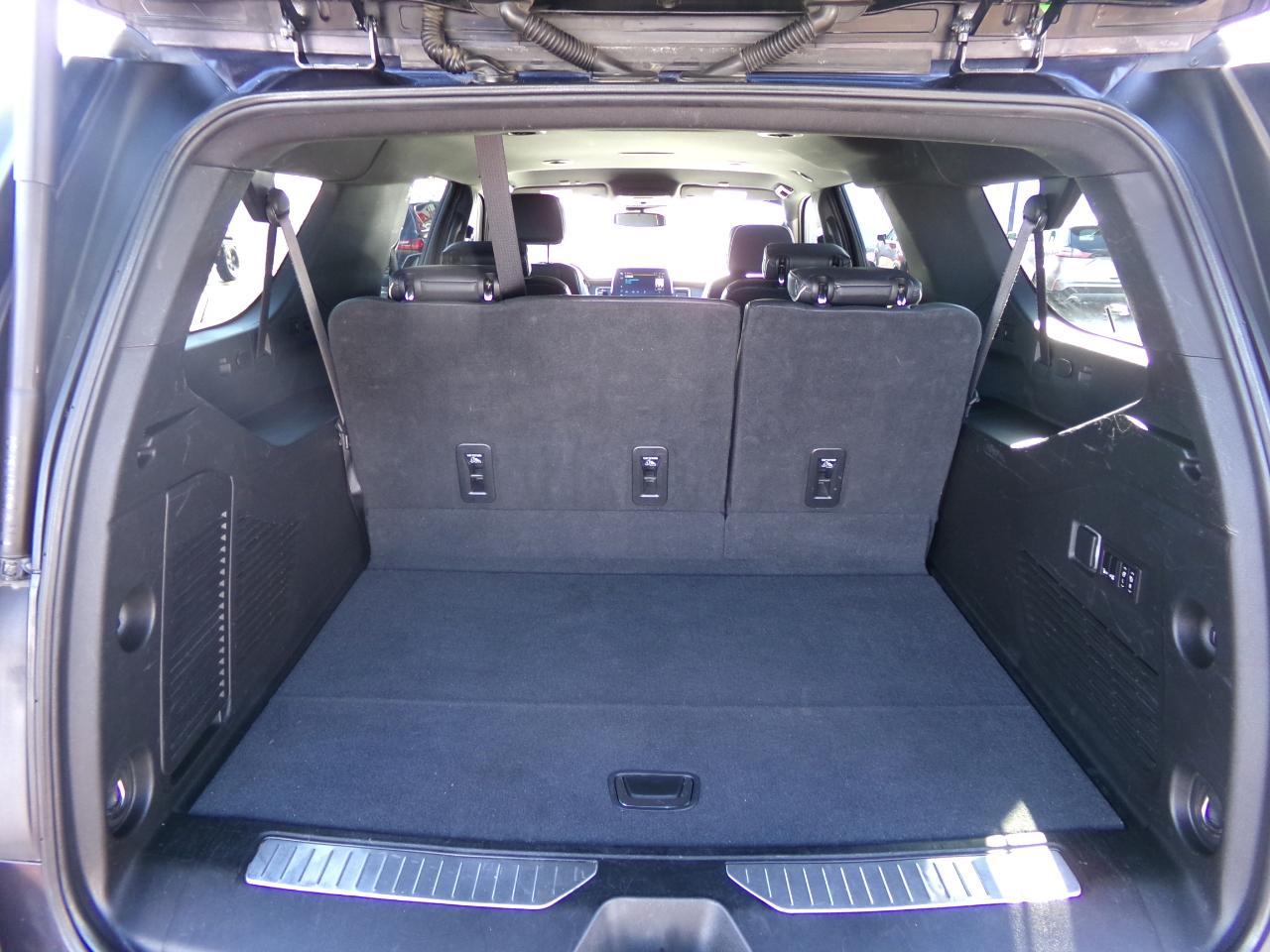 Chevrolet Suburban 4WD 4dr Premier 2023