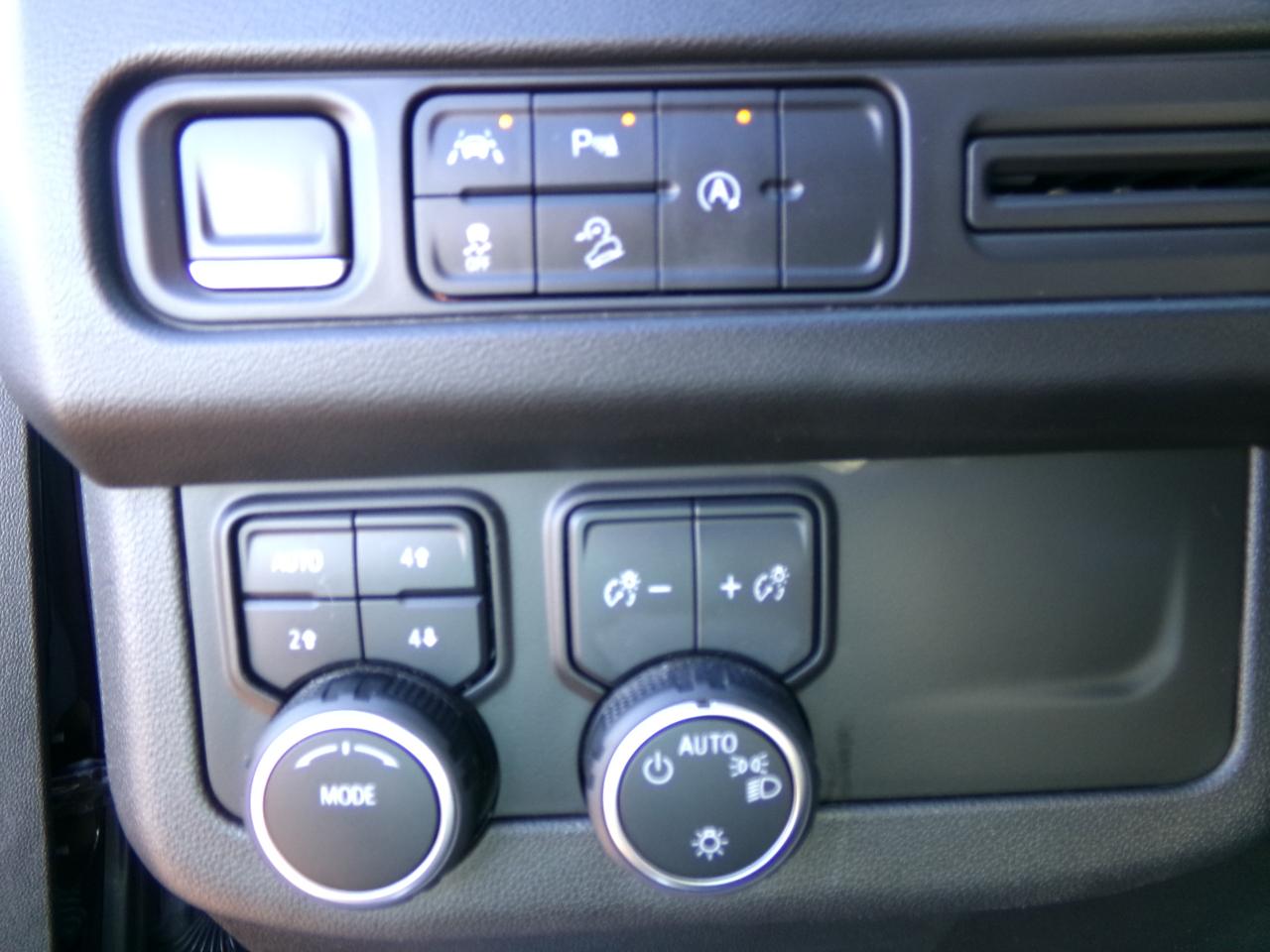 Chevrolet Suburban 4WD 4dr Premier 2023