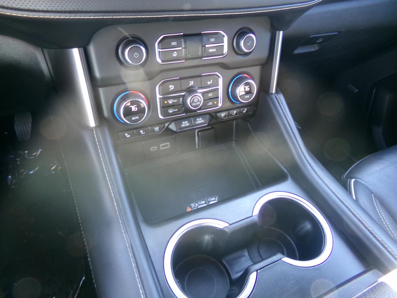 Chevrolet Suburban 4WD 4dr Premier 2023