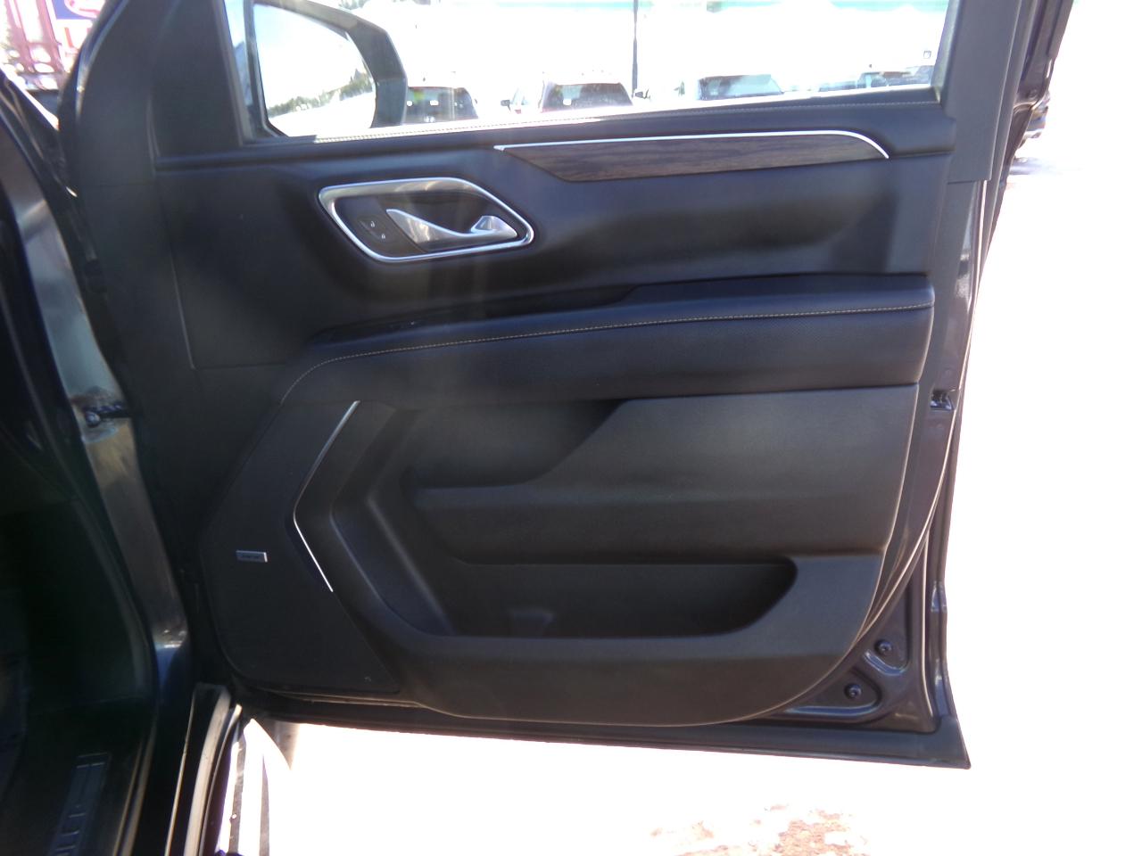 Chevrolet Suburban 4WD 4dr Premier 2023