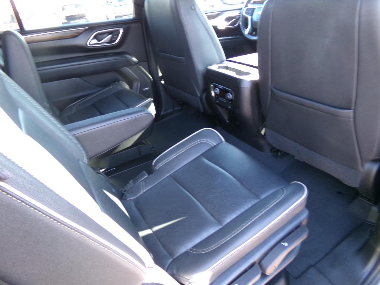 Chevrolet Suburban 4WD 4dr Premier 2023