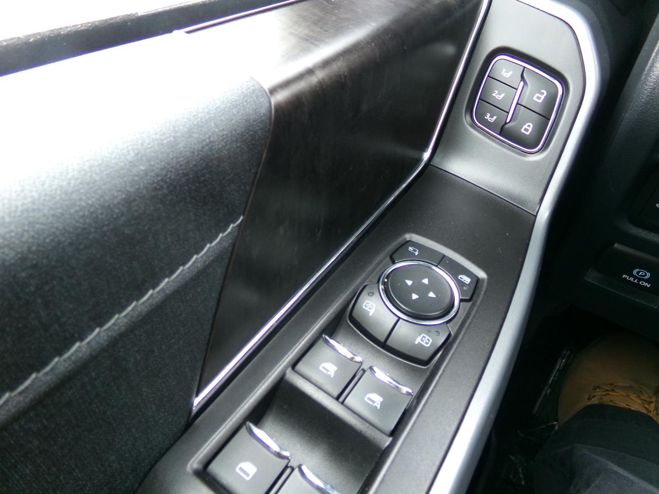 Ford F-150 Lariat 4WD SuperCrew 5.5' Box 2022