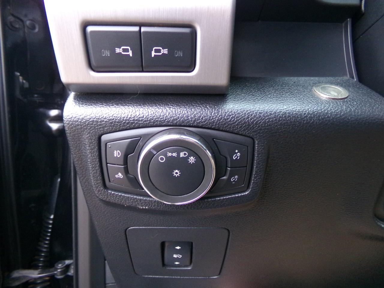 Ford F-150 4WD SuperCrew 145" Platinum 2016