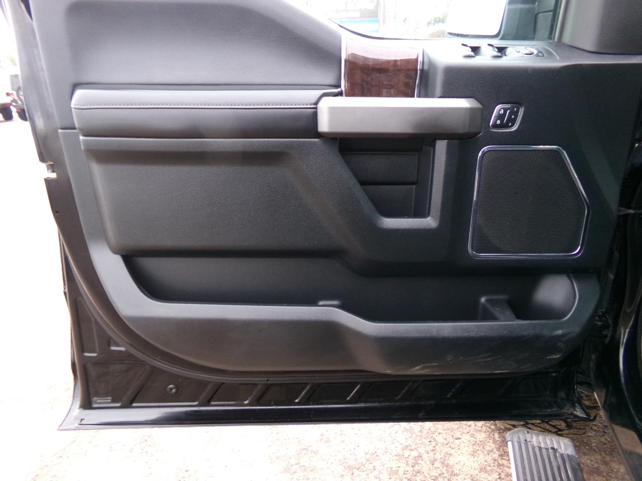 Ford F-150 4WD SuperCrew 145" Platinum 2016