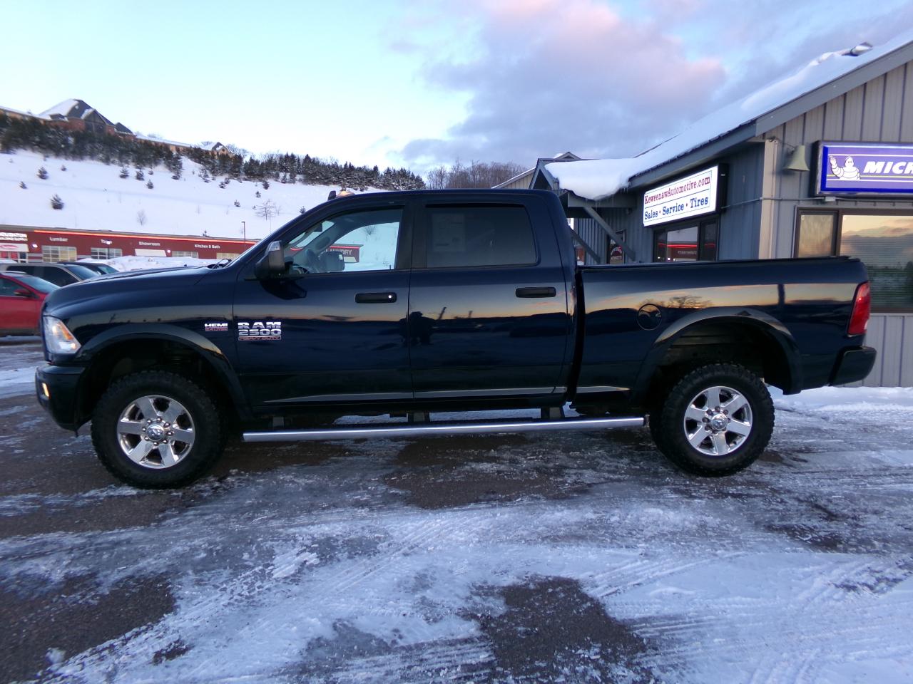 RAM 2500 4WD Crew Cab 149" Outdoorsman 2015