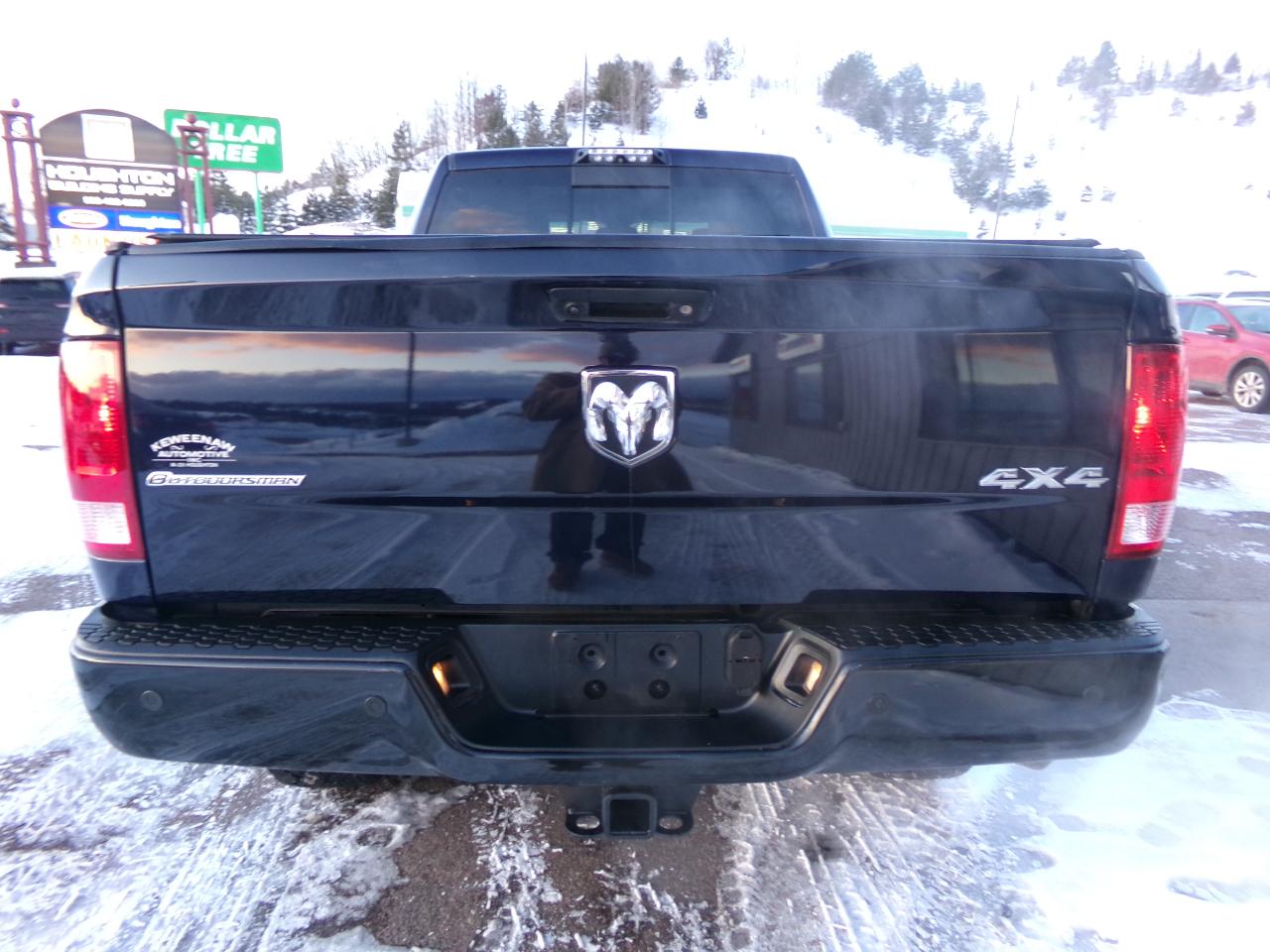 RAM 2500 4WD Crew Cab 149" Outdoorsman 2015