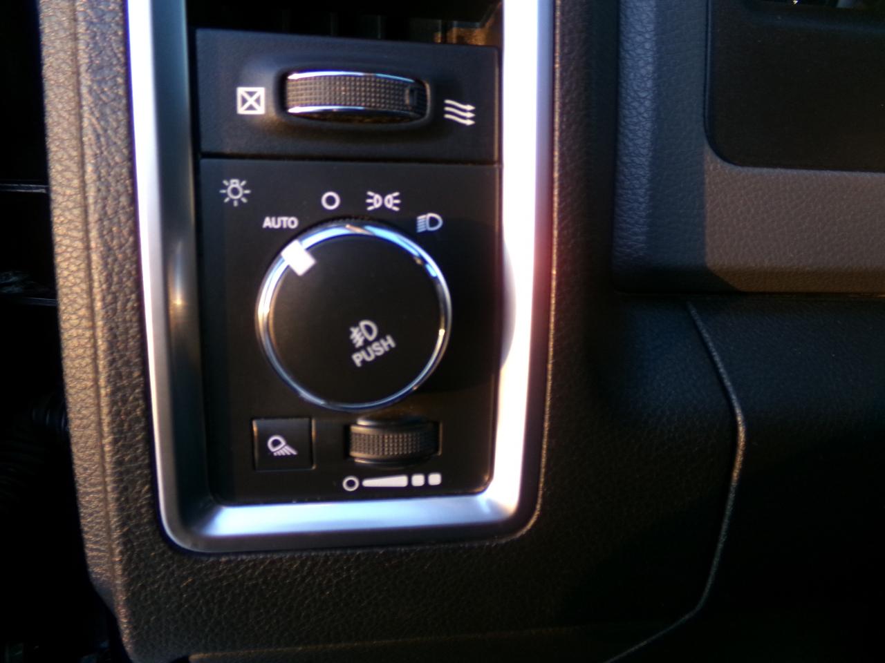 RAM 2500 4WD Crew Cab 149" Outdoorsman 2015