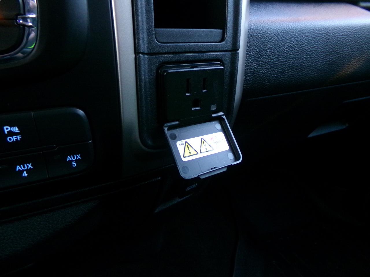 RAM 2500 4WD Crew Cab 149" Outdoorsman 2015