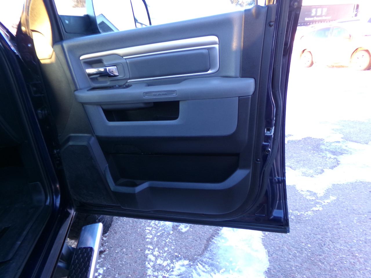 RAM 2500 4WD Crew Cab 149" Outdoorsman 2015