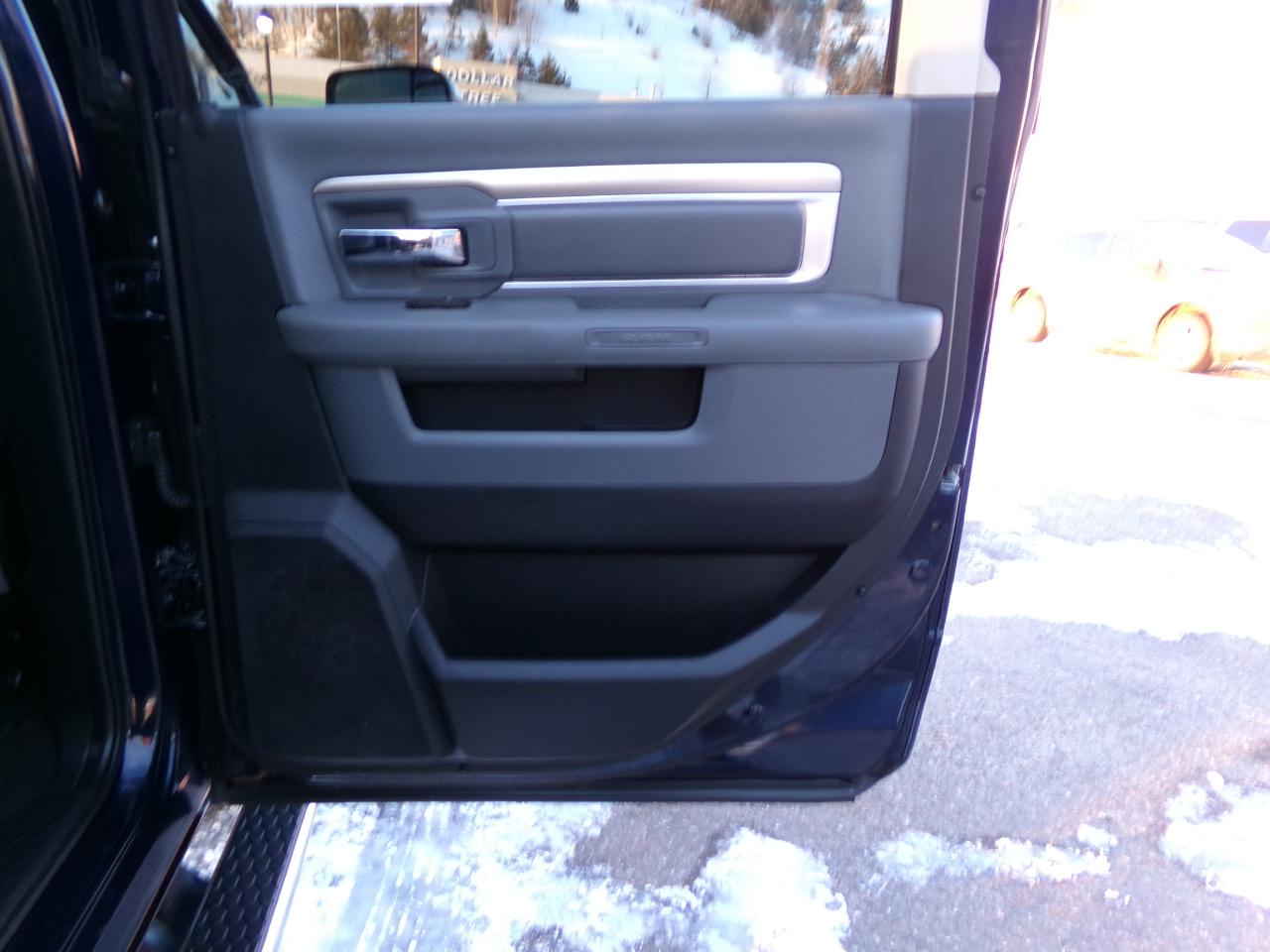 RAM 2500 4WD Crew Cab 149" Outdoorsman 2015