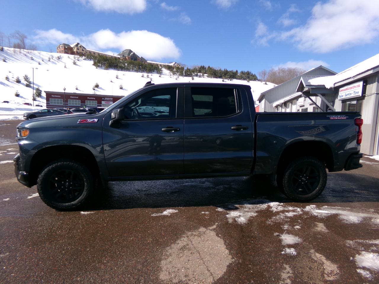 Chevrolet Silverado 1500 4WD Crew Cab 147" Custom Trail Boss 2019