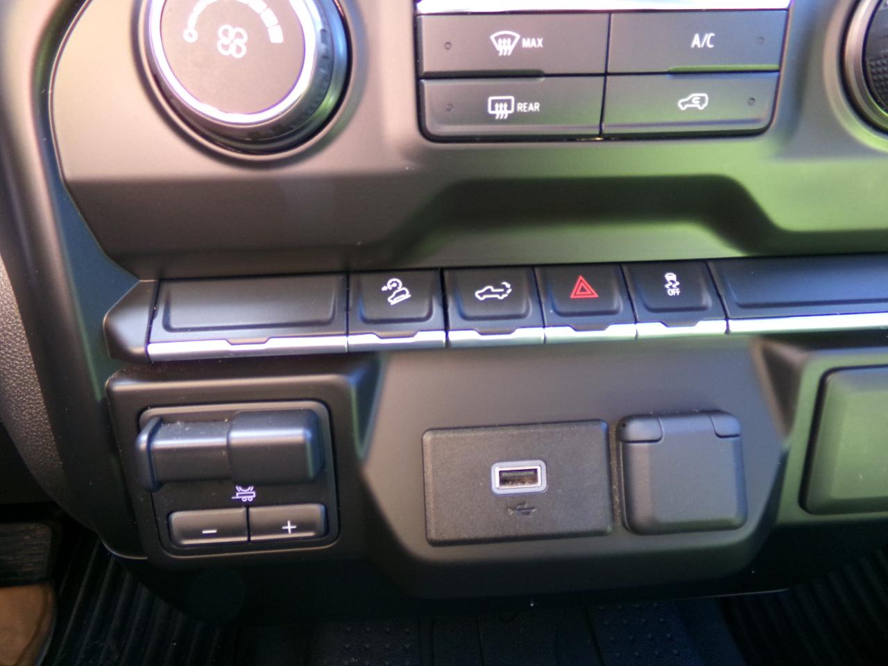 Chevrolet Silverado 1500 4WD Crew Cab 147" Custom Trail Boss 2019