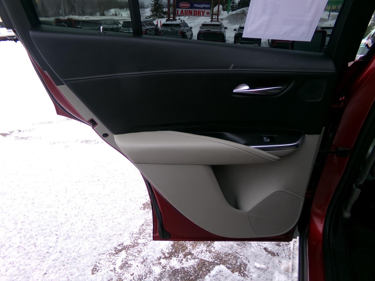 Cadillac XT4 AWD 4dr Premium Luxury 2019