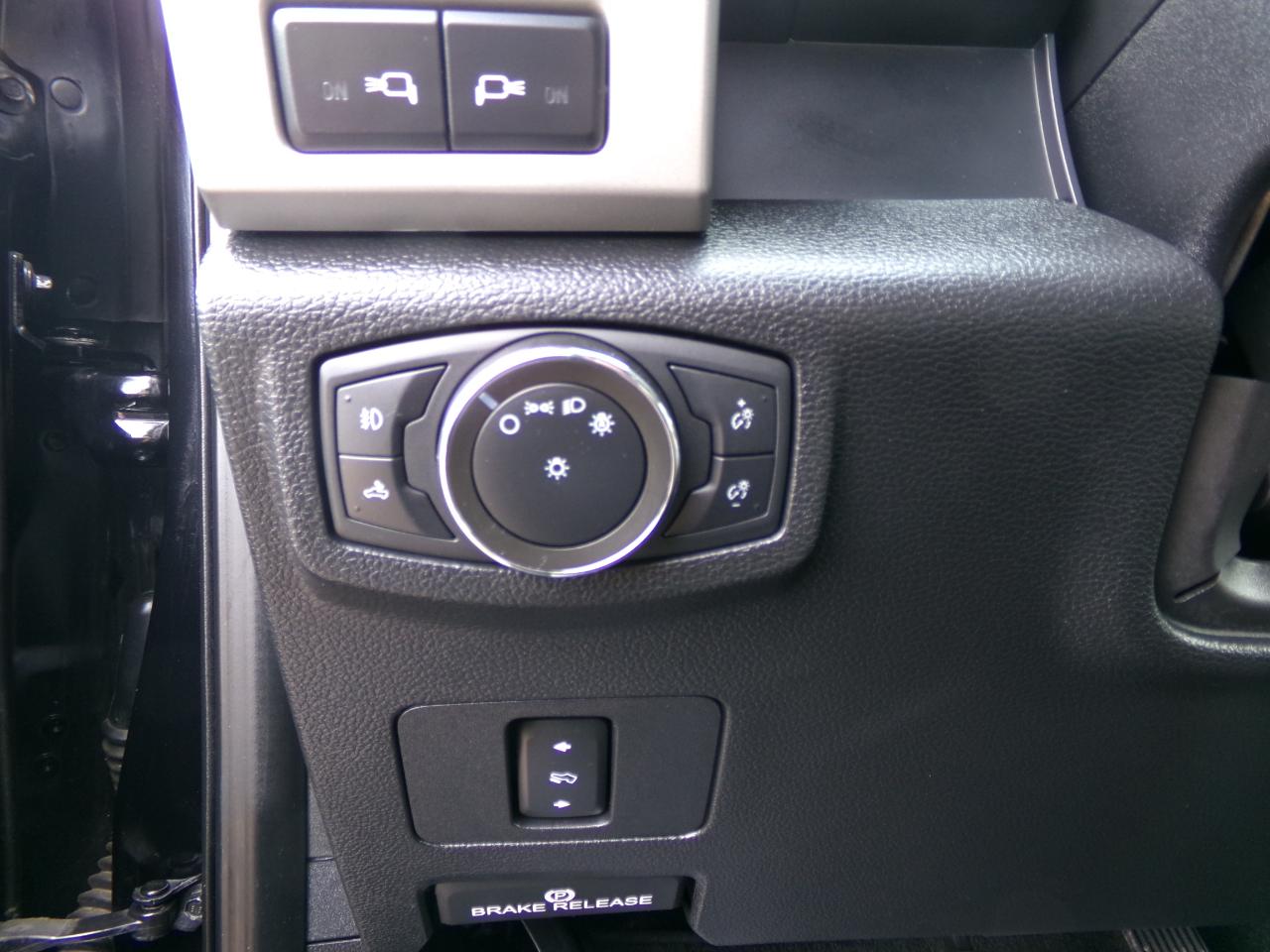 Ford Super Duty F-350 SRW Lariat 4WD SuperCab 8' Box 2020