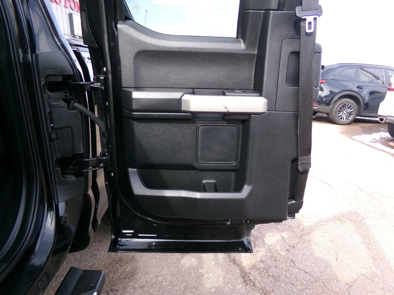 Ford Super Duty F-350 SRW Lariat 4WD SuperCab 8' Box 2020