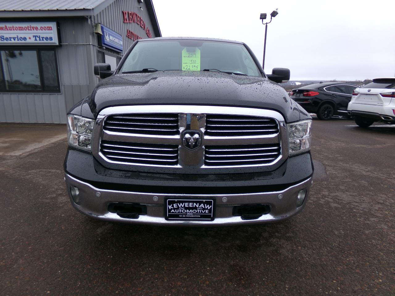 RAM 1500 Lone Star 4x4 Crew Cab 5'7" Box 2017