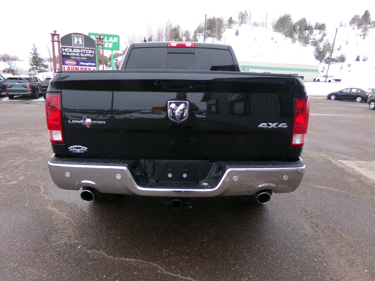 RAM 1500 Lone Star 4x4 Crew Cab 5'7" Box 2017