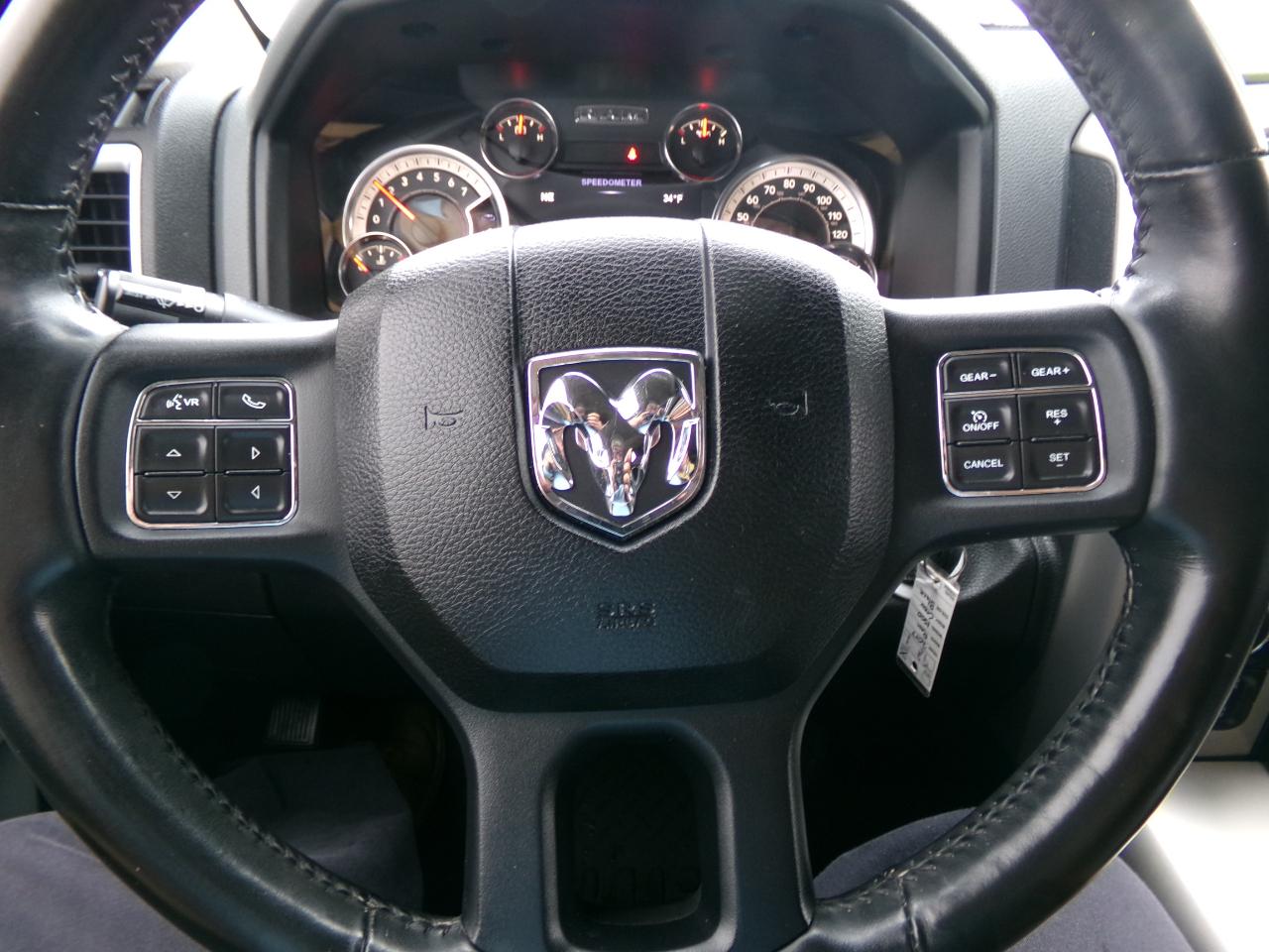 RAM 1500 Lone Star 4x4 Crew Cab 5'7" Box 2017