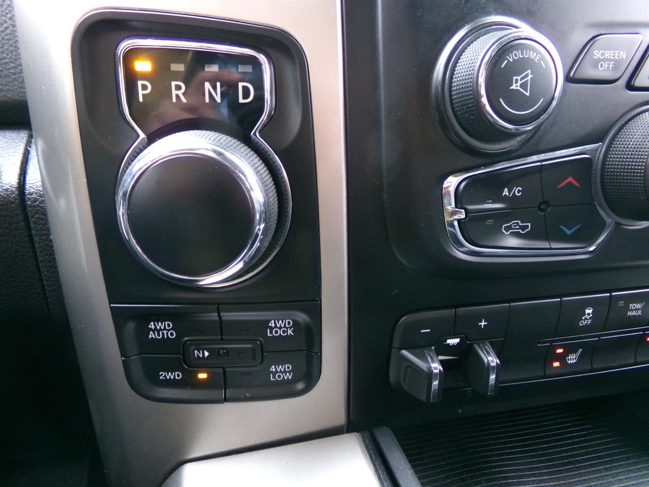 RAM 1500 Lone Star 4x4 Crew Cab 5'7" Box 2017