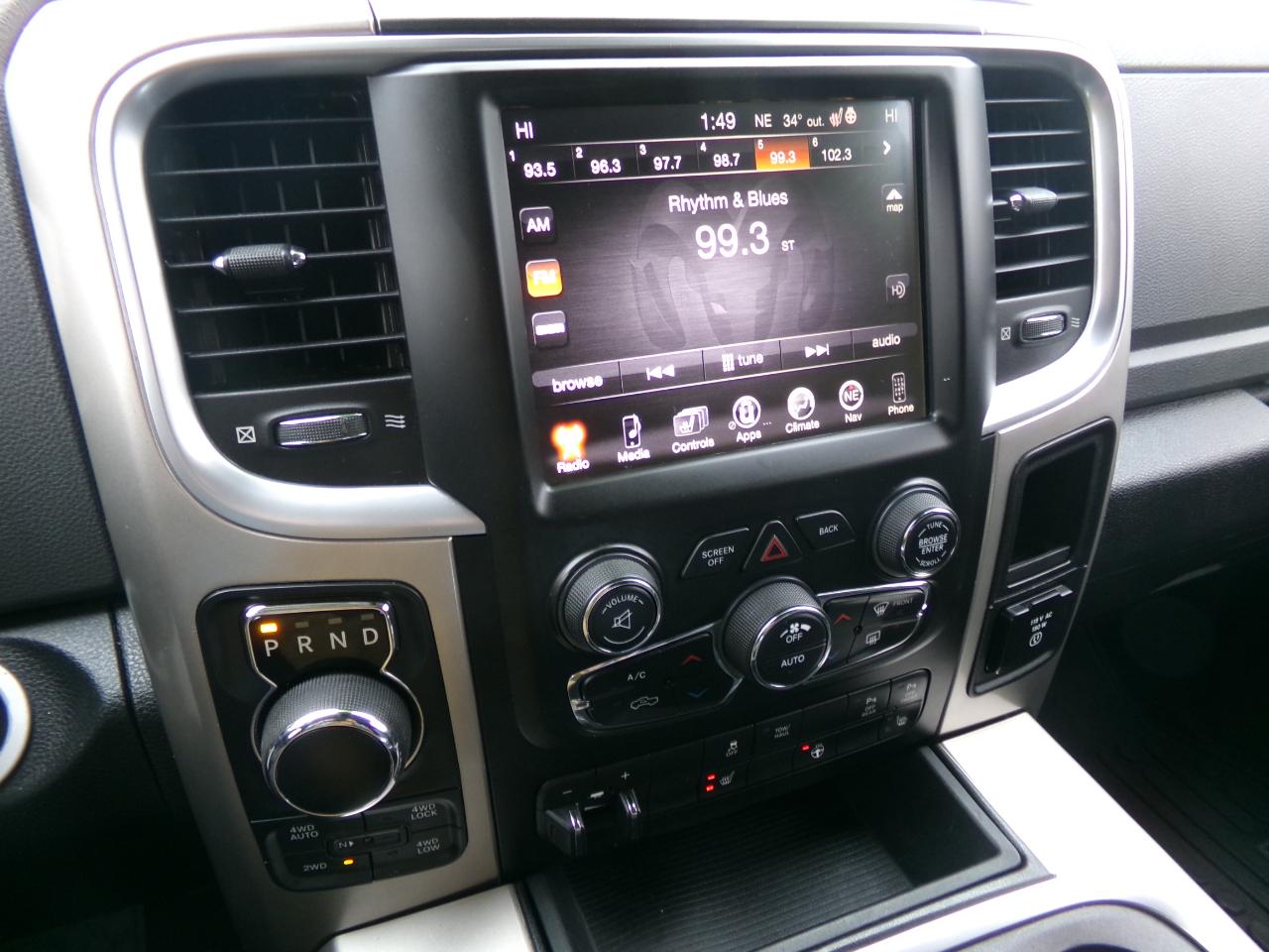 RAM 1500 Lone Star 4x4 Crew Cab 5'7" Box 2017