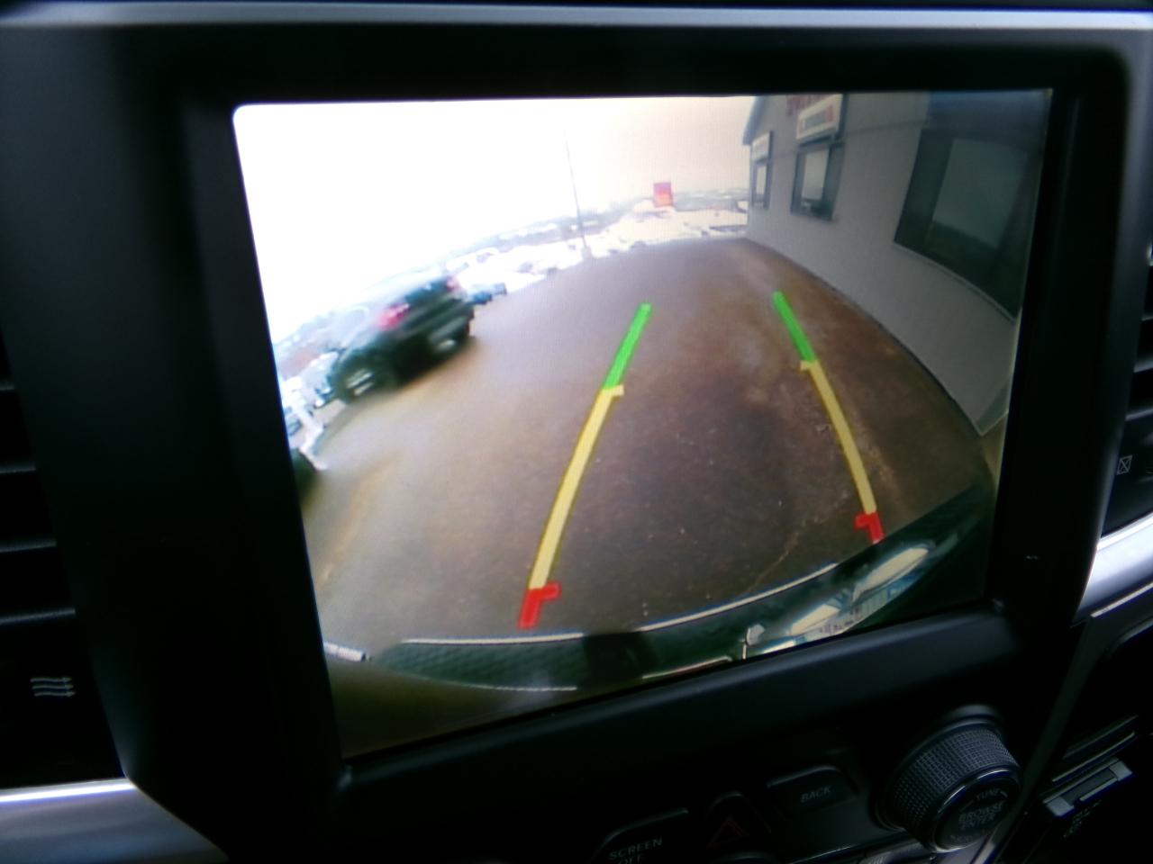 RAM 1500 Lone Star 4x4 Crew Cab 5'7" Box 2017