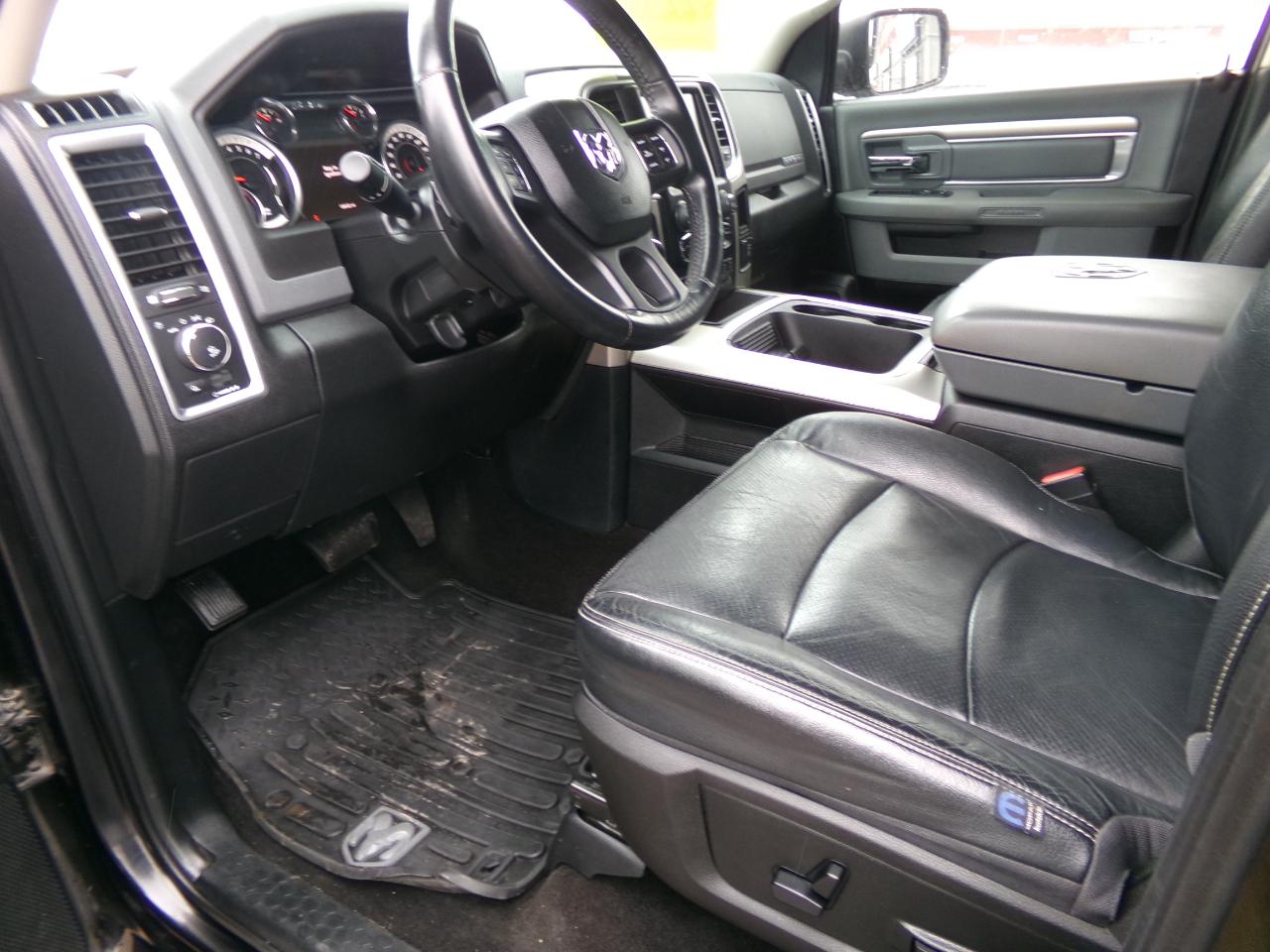 RAM 1500 Lone Star 4x4 Crew Cab 5'7" Box 2017