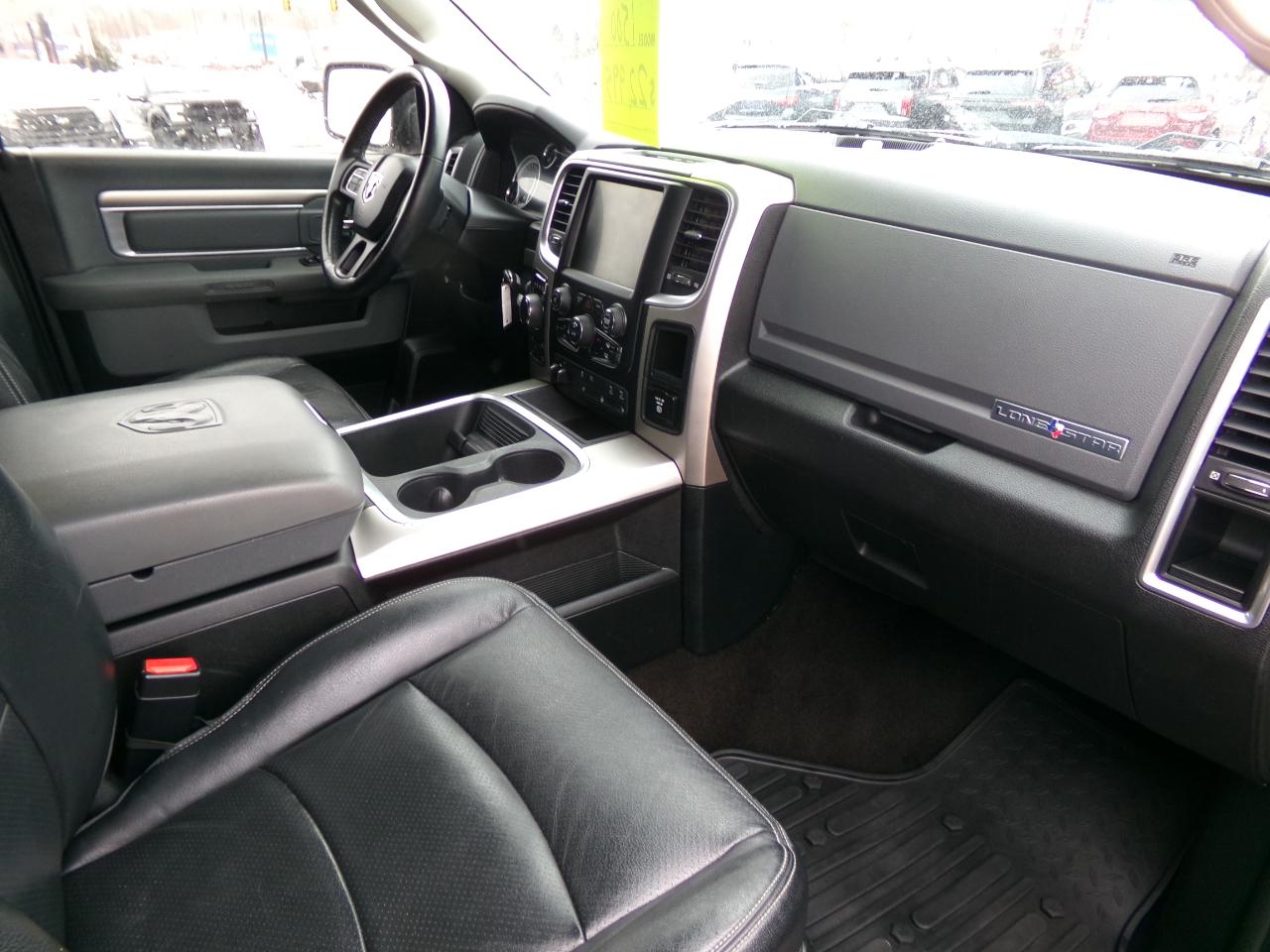 RAM 1500 Lone Star 4x4 Crew Cab 5'7" Box 2017