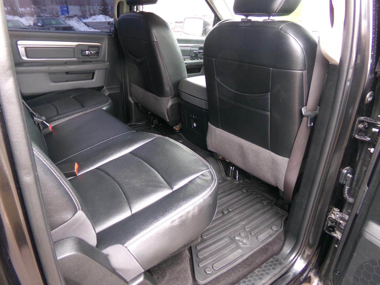 RAM 1500 Lone Star 4x4 Crew Cab 5'7" Box 2017