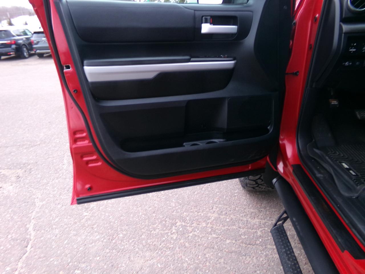 Toyota Tundra 4WD SR5 CrewMax 5.5' Bed 5.7L FFV (Natl) 2019