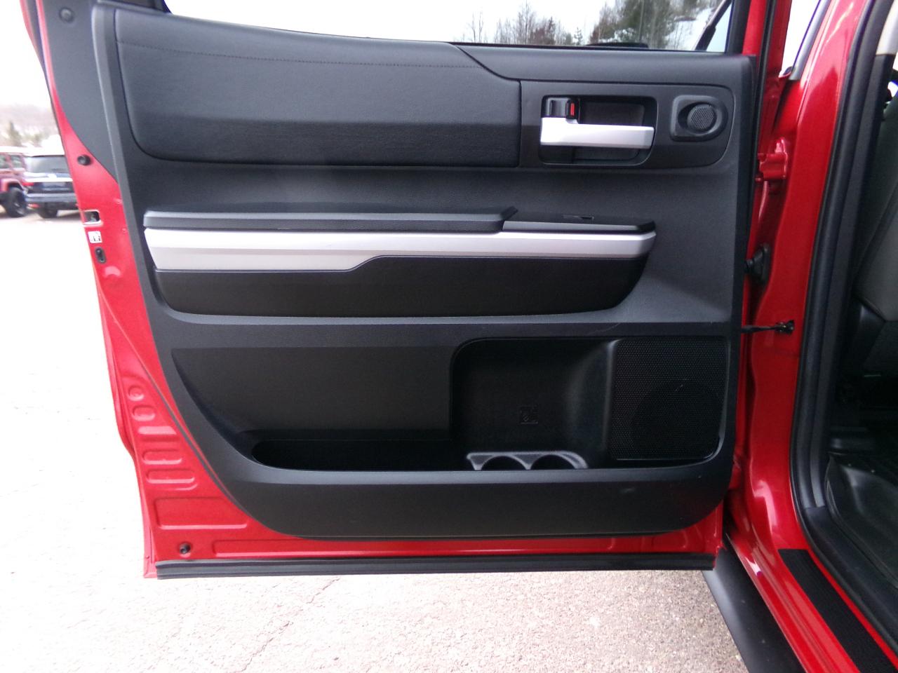 Toyota Tundra 4WD SR5 CrewMax 5.5' Bed 5.7L FFV (Natl) 2019