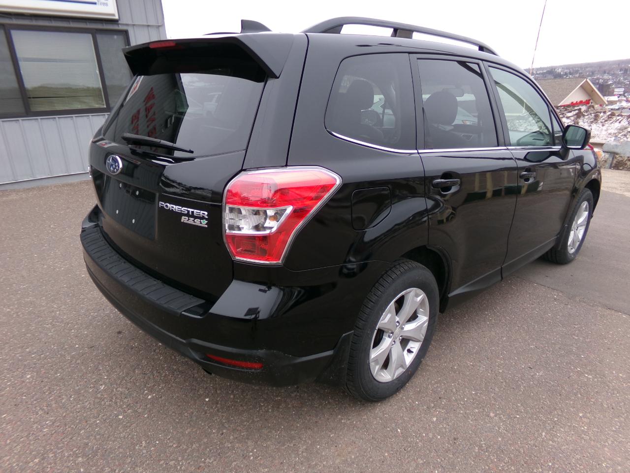 Subaru Forester 4dr CVT 2.5i Limited PZEV 2016