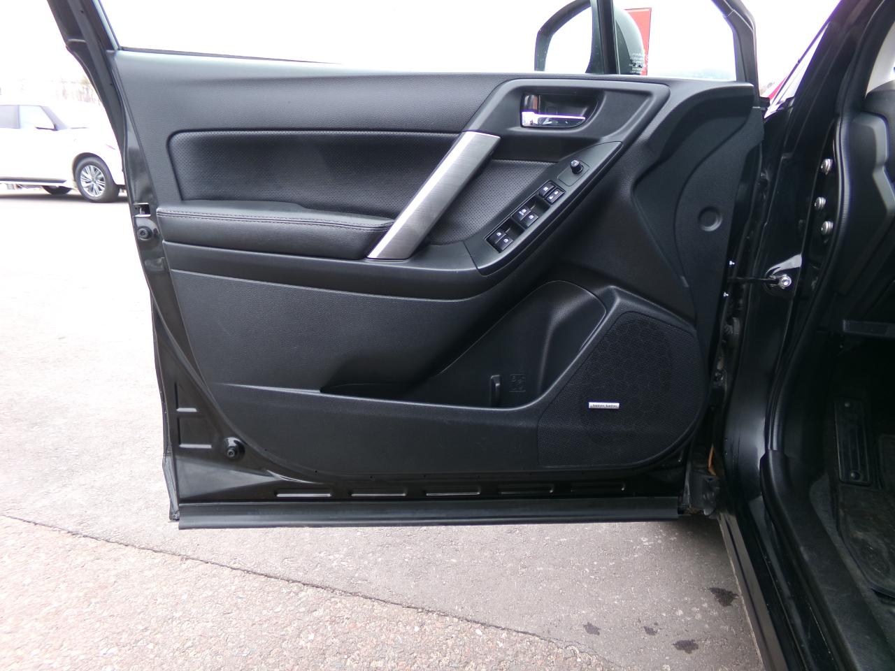 Subaru Forester 4dr CVT 2.5i Limited PZEV 2016