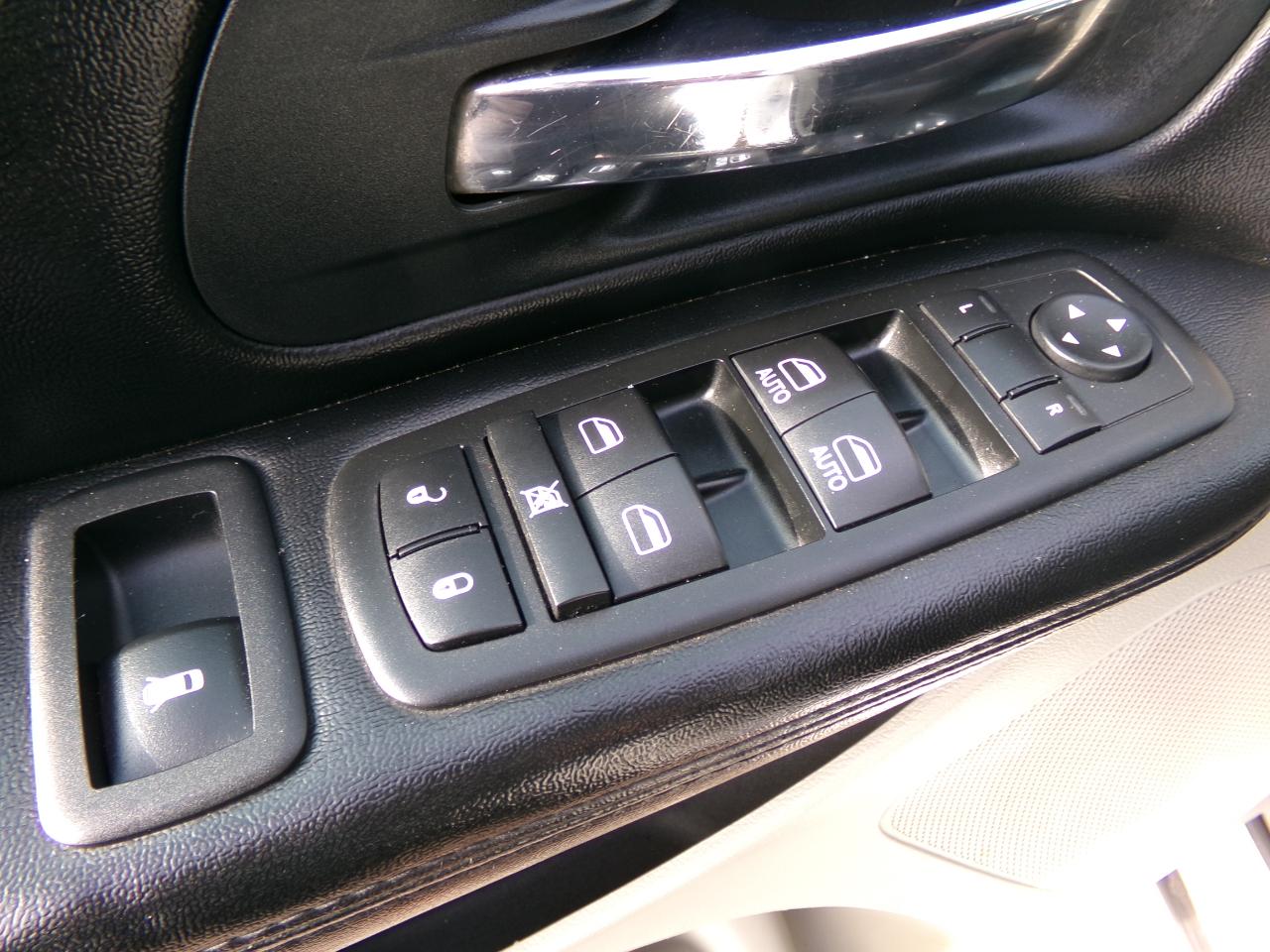 Dodge Grand Caravan  2011