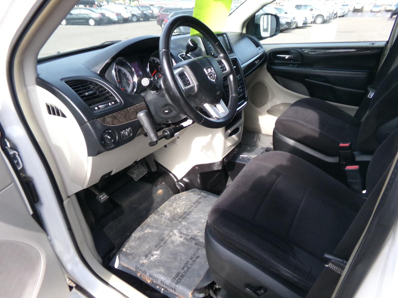 Dodge Grand Caravan  2011