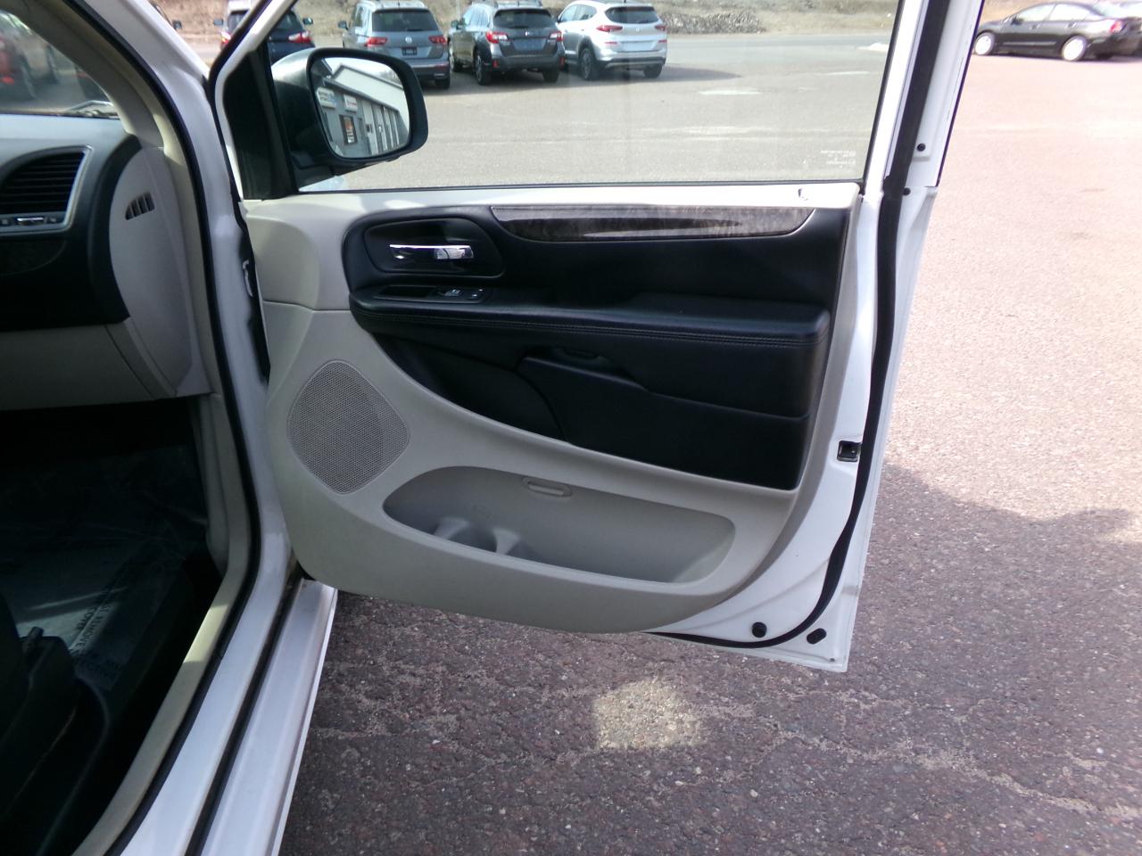 Dodge Grand Caravan  2011