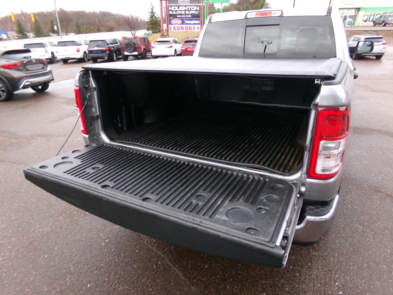 RAM 1500 Tradesman 4x4 Crew Cab 5'7" Box 2019