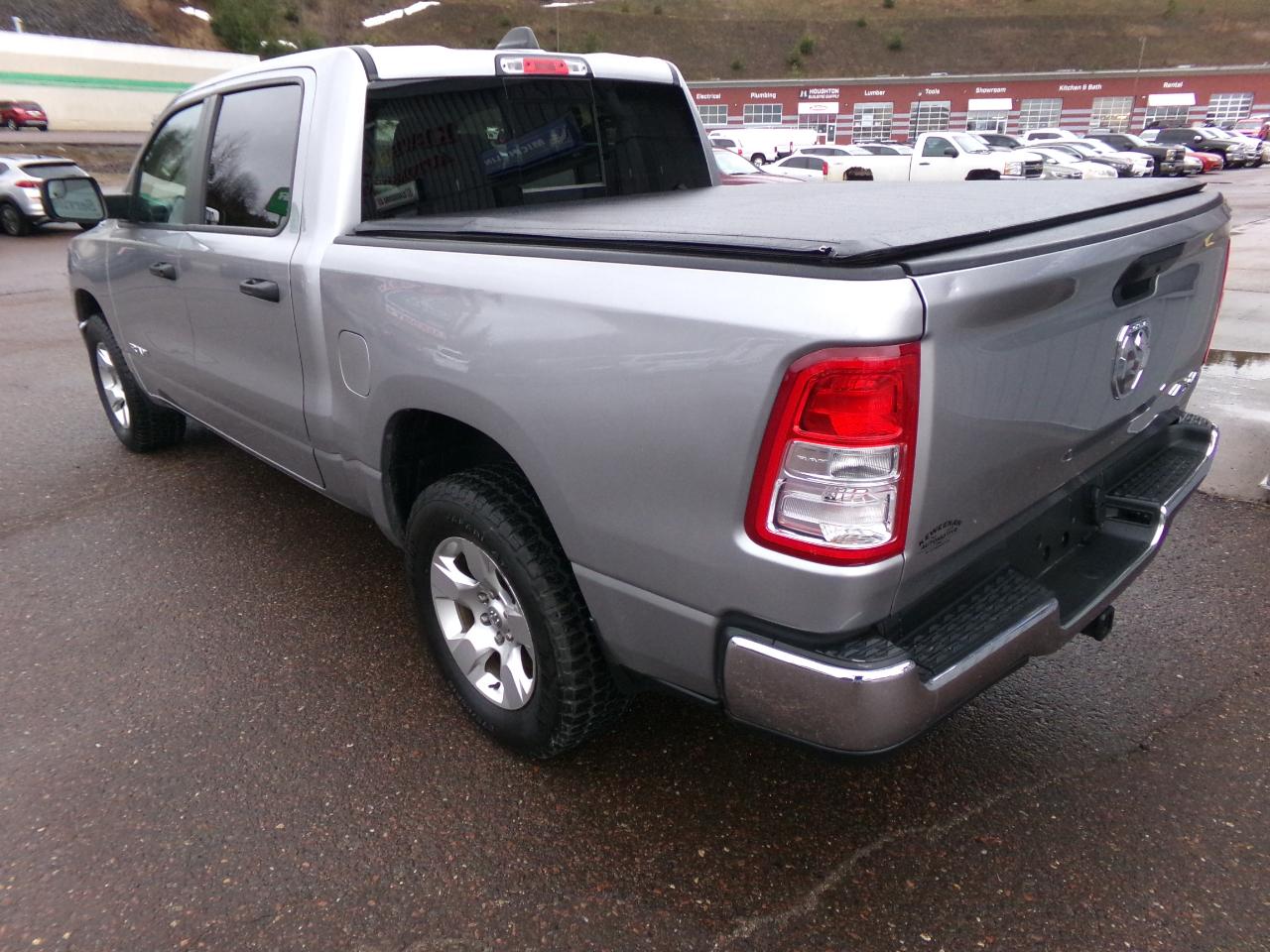 RAM 1500 Tradesman 4x4 Crew Cab 5'7" Box 2019