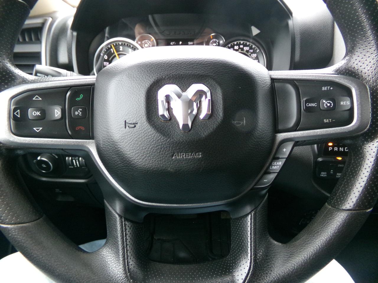 RAM 1500 Tradesman 4x4 Crew Cab 5'7" Box 2019