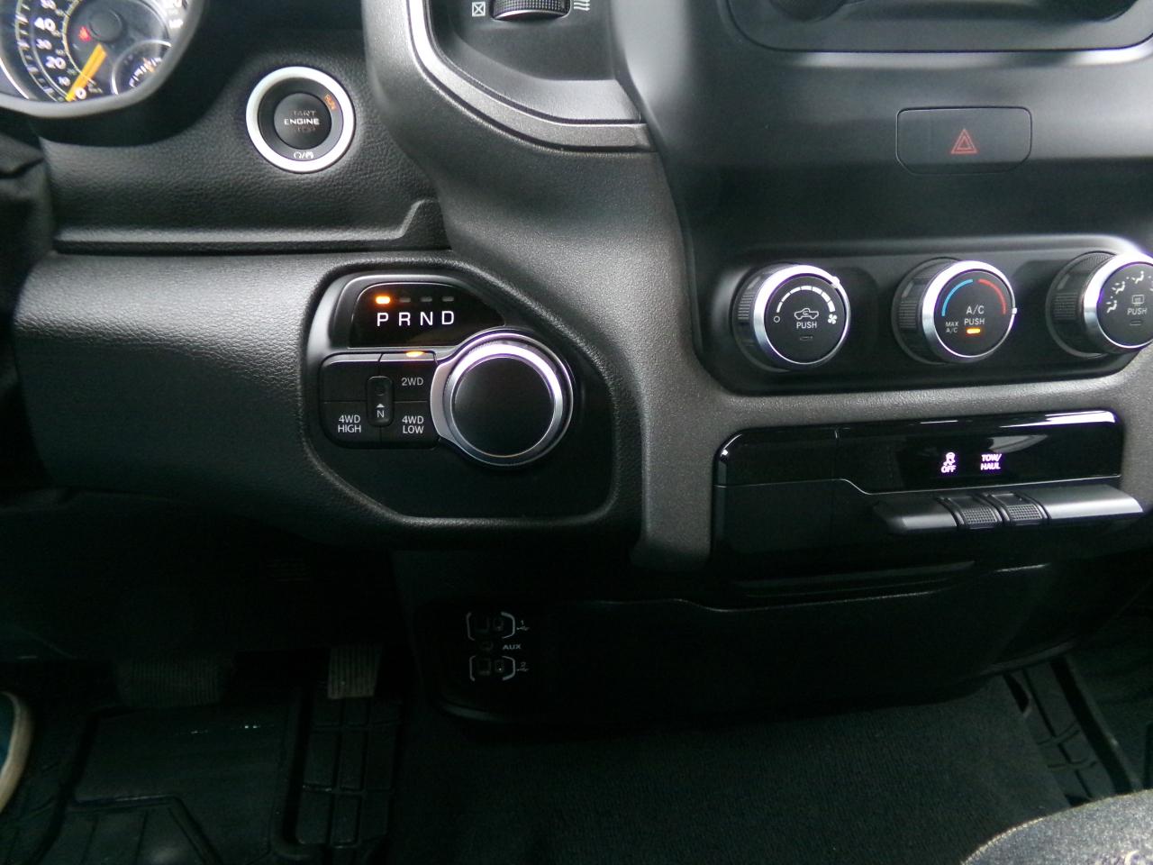 RAM 1500 Tradesman 4x4 Crew Cab 5'7" Box 2019