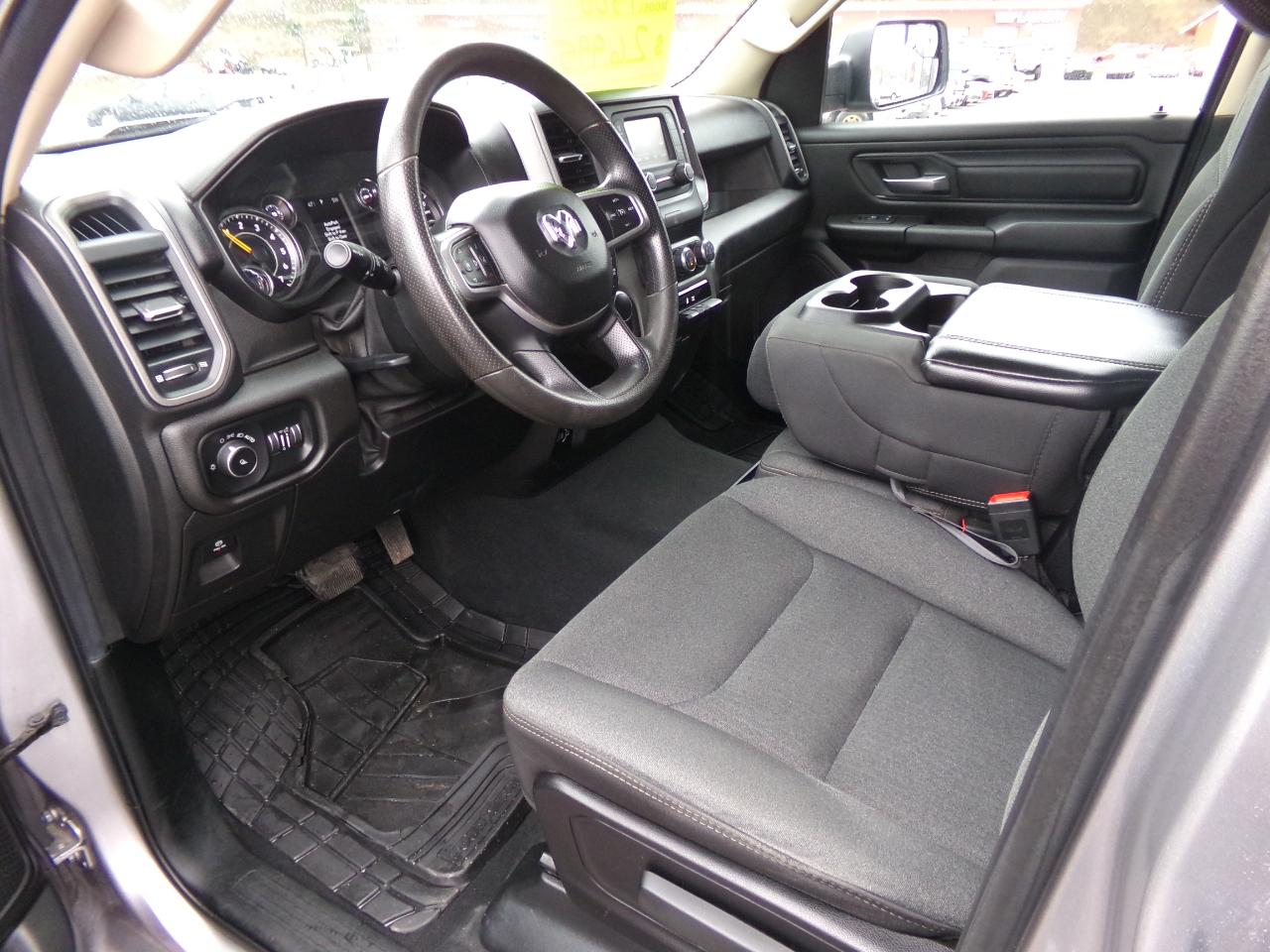 RAM 1500 Tradesman 4x4 Crew Cab 5'7" Box 2019